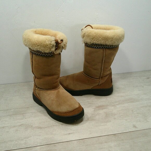 UGG Australia Embroidered Ultimate Fur Cuff Shearling Lined Winter Boot Size 6 - Picture 3 of 11